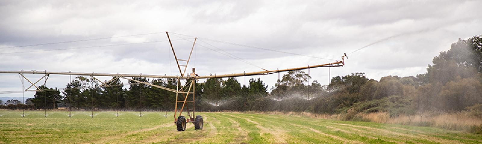 central pivot boom irrigation
